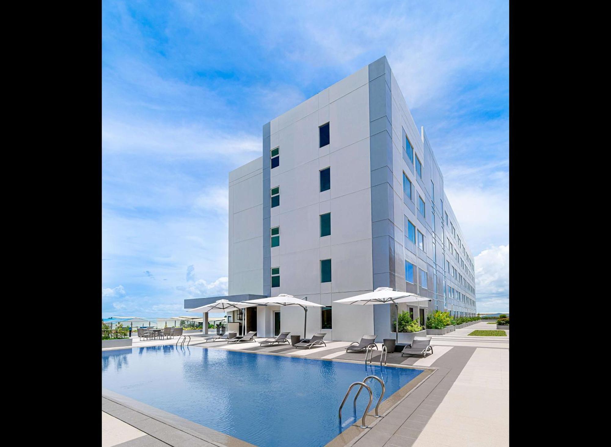 Hotel Park By Radisson Bacolod