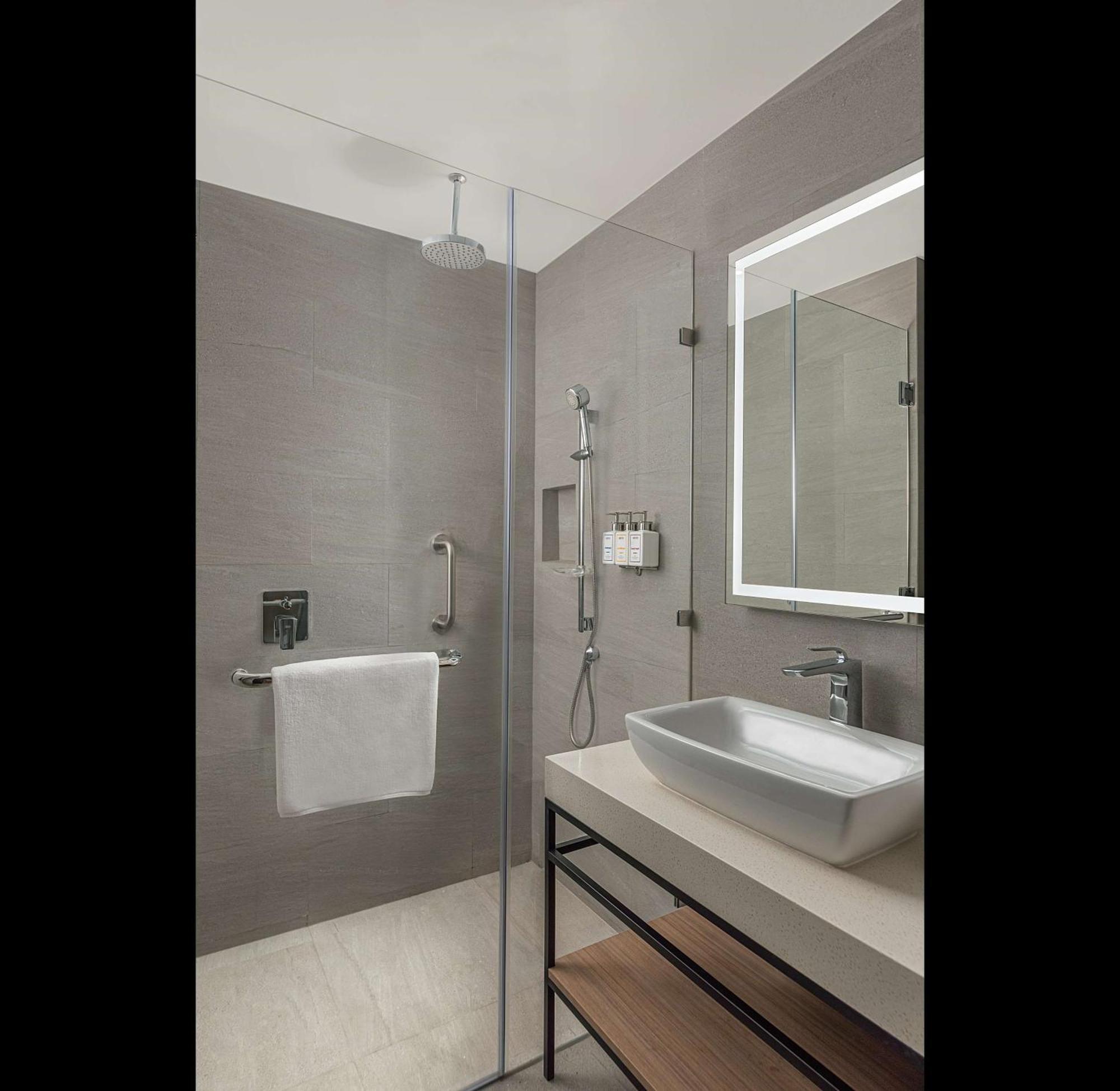 Park By Radisson 4* Bacolod